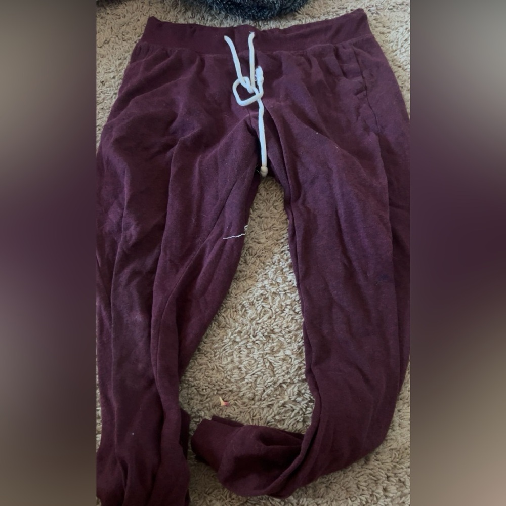 Baggy maroon joggers
